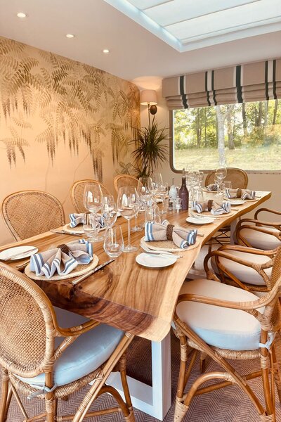 Dining on the Belmond Pivoine barge